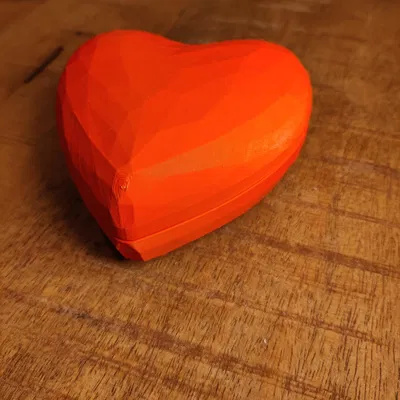 Hộp Valentine Low Poly (hình trái tim)