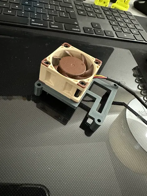 Gá quạt 40mm cho Raspberry Pi, chừa lối cắm camera port - Image 2