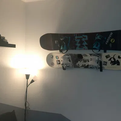 Kệ Treo Tường Ván Trượt Tuyết Chắc Chắn