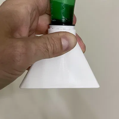 BottleFlow: Vòi tắm gắn chai – tắm nhanh với chai nhựa