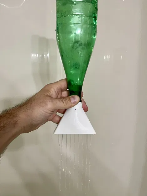 BottleFlow: Vòi tắm gắn chai – tắm nhanh với chai nhựa - Image 3