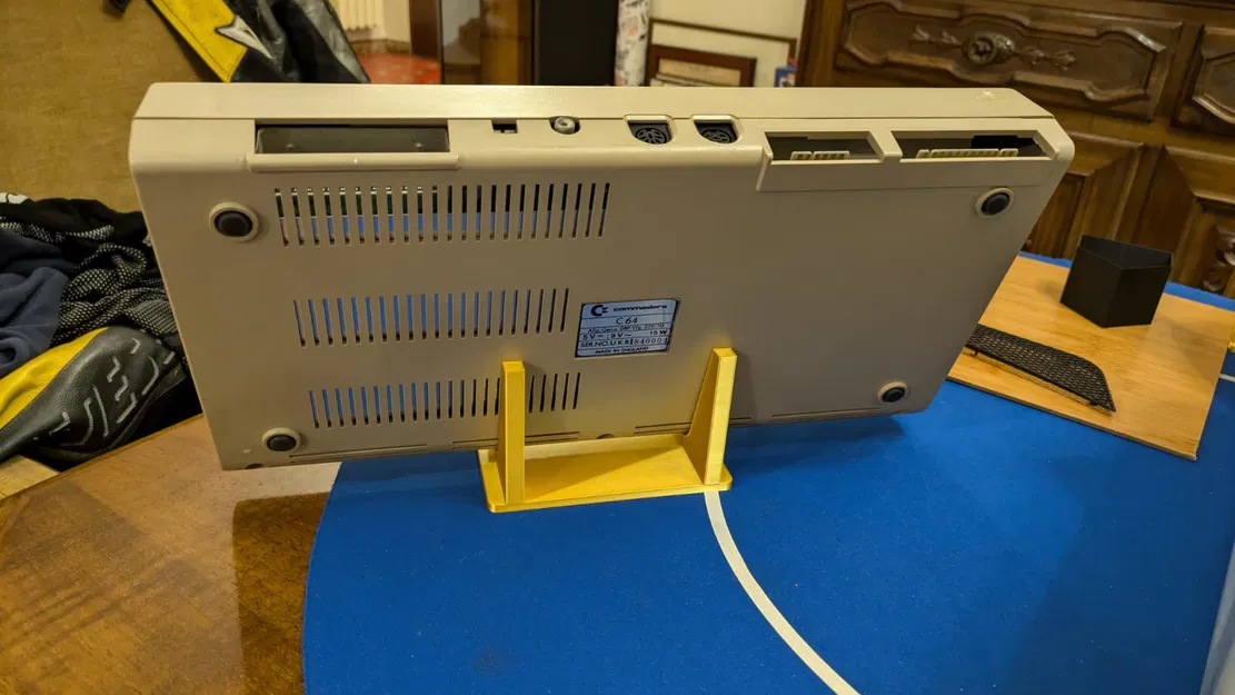 Chân đế máy tính Commodore 64 và Datassette bằng nhựa PLA - Image 3