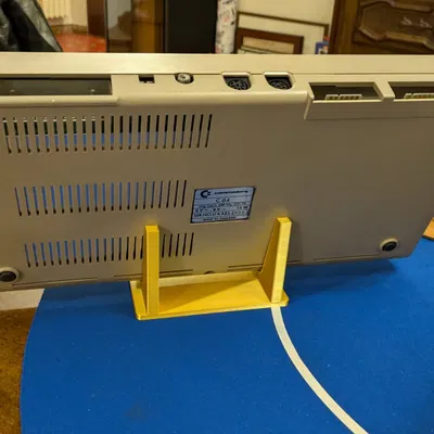 Chân đế máy tính Commodore 64 và Datassette bằng nhựa PLA
