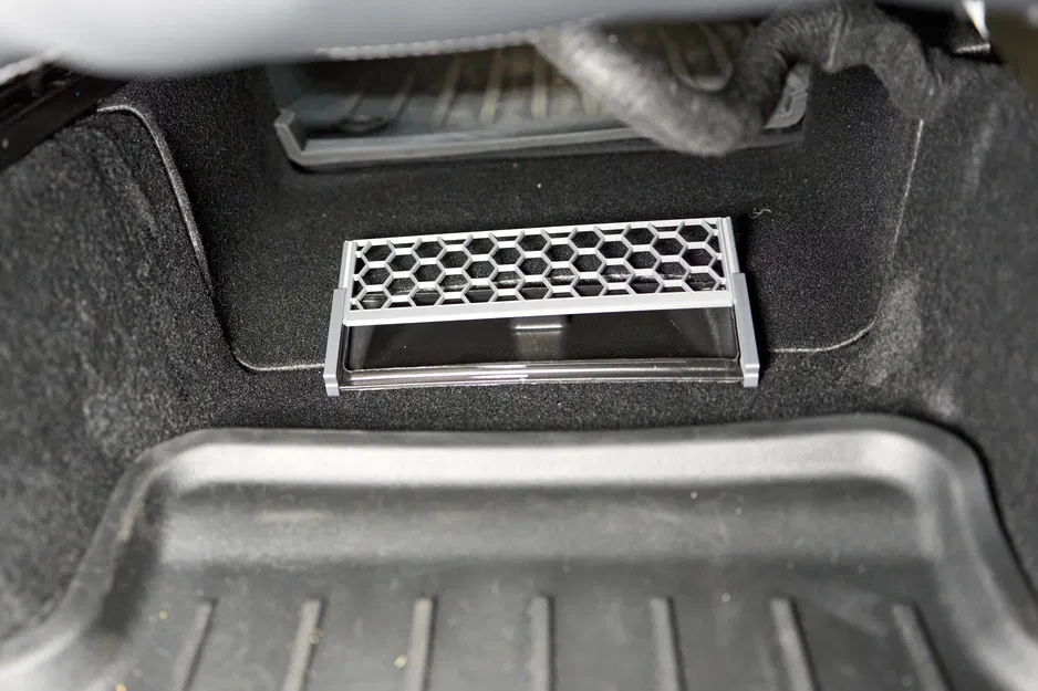 Nắp che ống gió Tesla Model Y (2023) – Duct Cover - Image 2