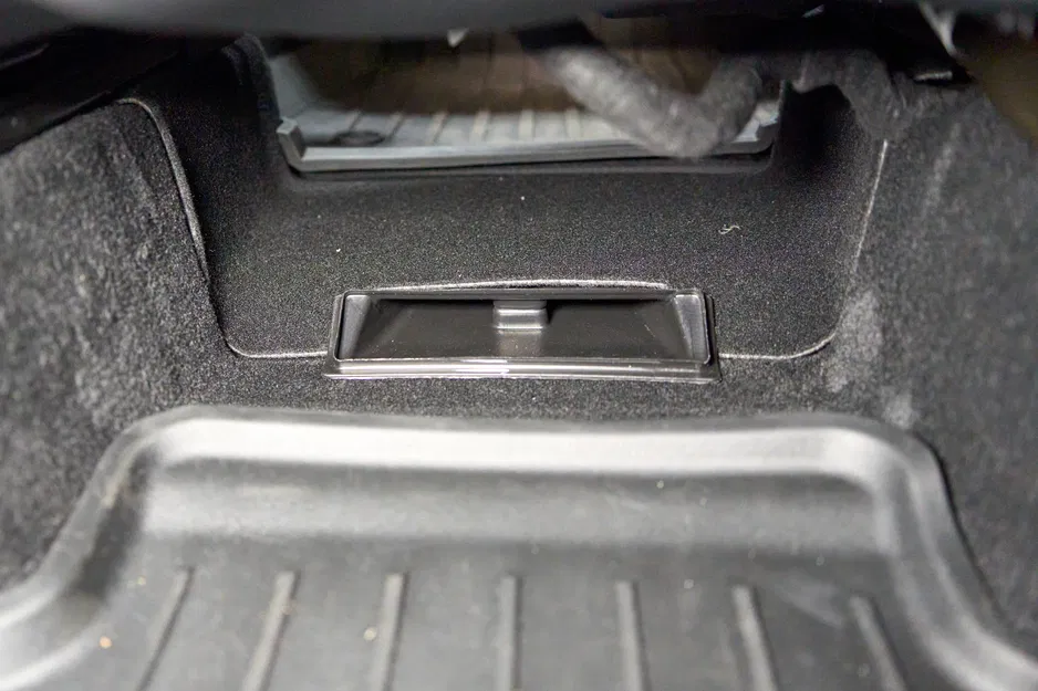 Nắp che ống gió Tesla Model Y (2023) – Duct Cover - Image 3