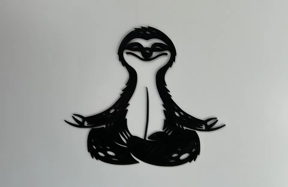 Tượng Con Lười Thiền Định - Trang Trí Tường 2D Độc Đáo - Image 1