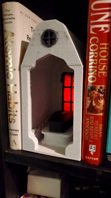 Dracula's Tomb Book Nook – Hốc sách lăng mộ Dracula - Thumbnail 2