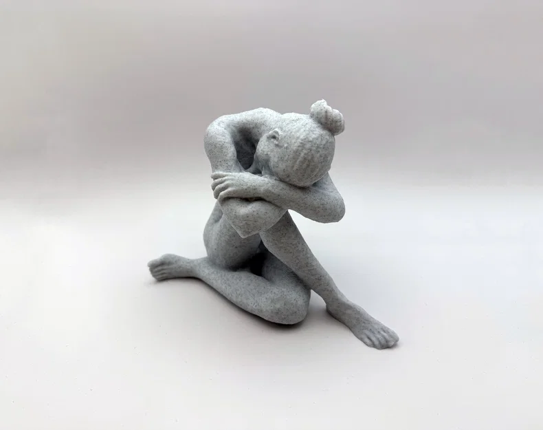 Tượng Trang Trí Hình Phụ Nữ Ngồi - Điểm Nhấn Nghệ Thuật Cho Ngôi Nhà - Image 1