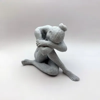 Tượng Trang Trí Hình Phụ Nữ Ngồi - Điểm Nhấn Nghệ Thuật Cho Ngôi Nhà