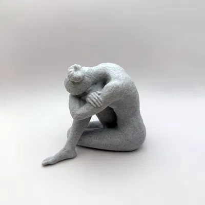 Tượng Trang Trí Hình Phụ Nữ Ngồi - Điểm Nhấn Nghệ Thuật Cho Ngôi Nhà