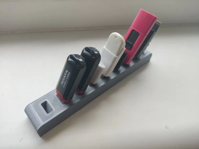 Giá Đỡ 9 USB Tiện Lợi, Giữ Bàn Làm Việc Gọn Gàng - Image 1