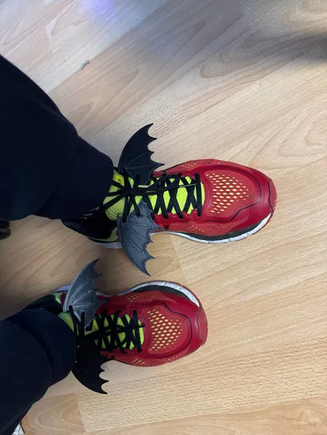 Đôi Cánh Dơi 3D Gắn Giày - Phụ Kiện Halloween Độc Đáo - Image 2