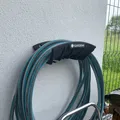 Giá treo ống nước sân vườn (Garden hose holder) có ngàm giữ đầu vòi - Thumbnail 2