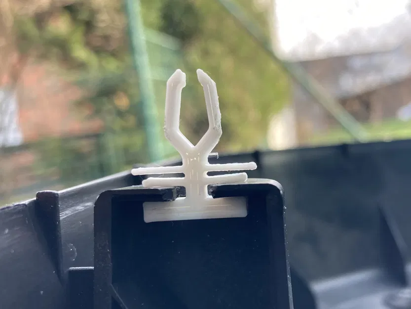 Chốt bấm ốp cửa Skoda Octavia (Skoda Octavia door push pin) - Image 2