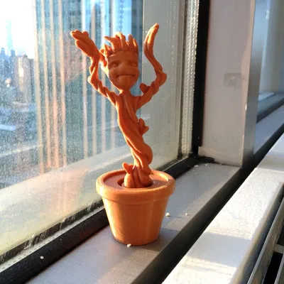 Dancing Groot – Groot nhảy múa trong chậu hoa