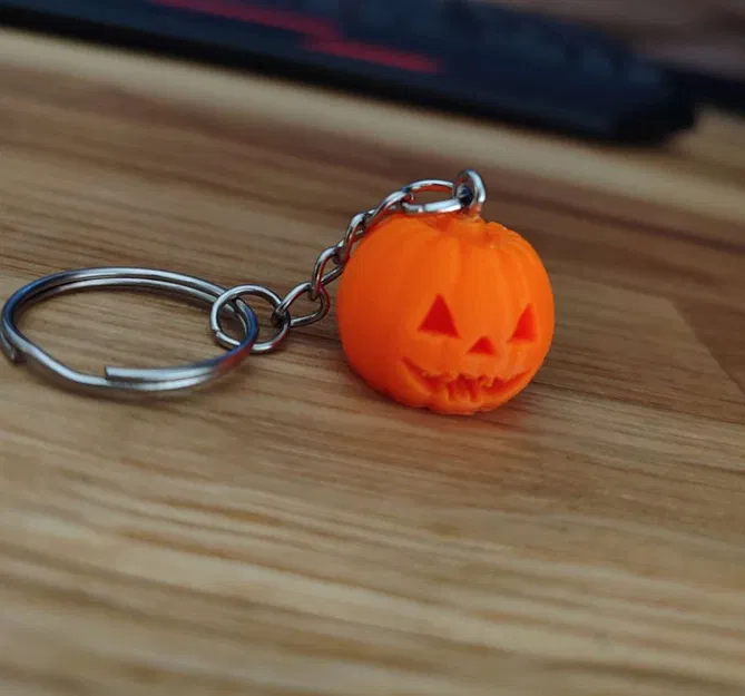Móc Khóa Bí Ngô Halloween 3D Độc Đáo - Image 1