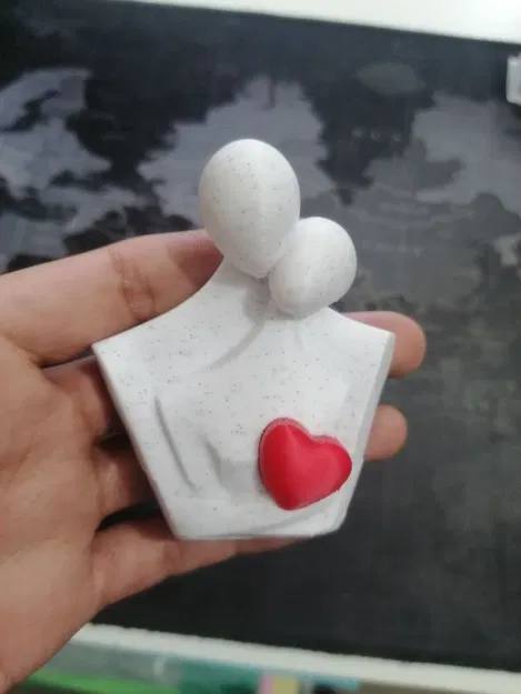 Tượng Cặp Đôi Tình Nhân Ấp Áp - Quà Tặng Tình Yêu Độc Đáo - Image 3