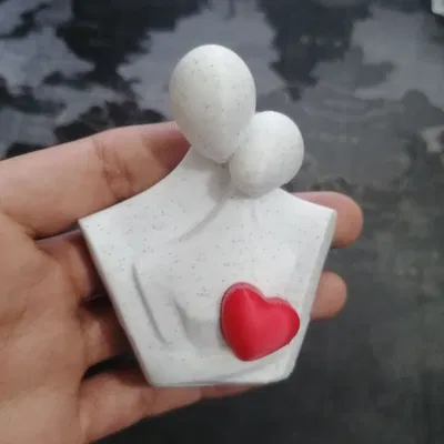 Tượng Cặp Đôi Tình Nhân Ấp Áp - Quà Tặng Tình Yêu Độc Đáo