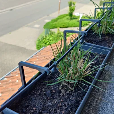 Ngàm gắn ống Gardena Micro-Drip 4.6mm (3/16") lên flower box