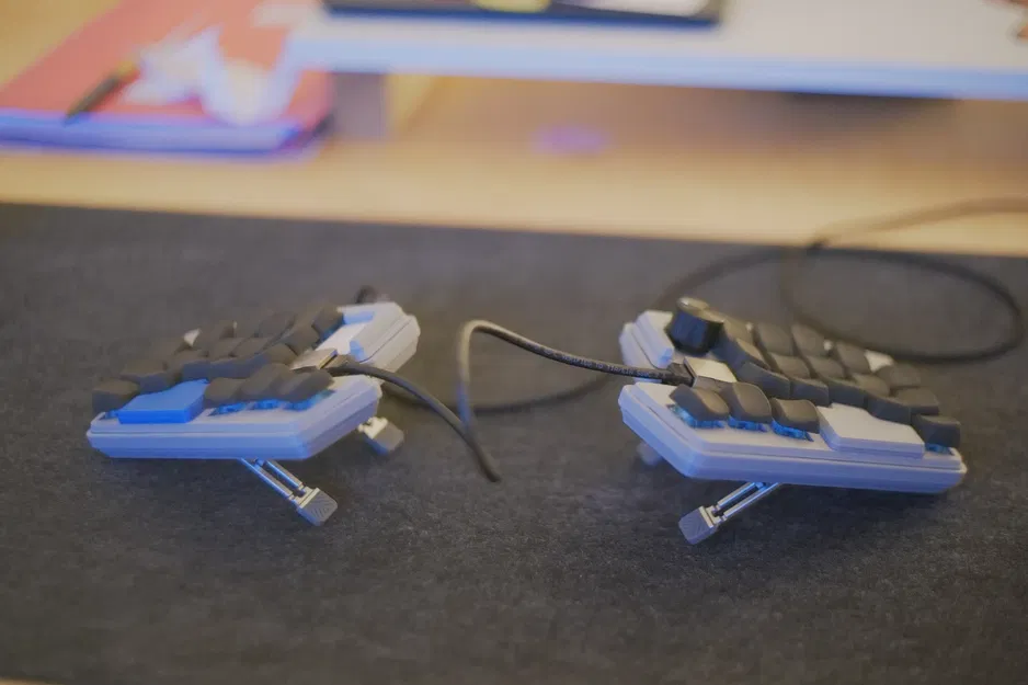 Case bàn phím split Cheapino v1 (tenting, che kín PCB) - Image 1