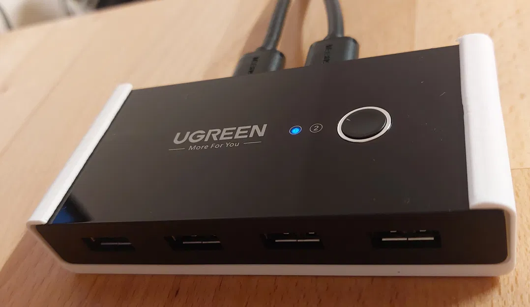 Đế Giữ Hub USB KVM Ugreen US216 - Gọn Gàng, Tiện Lợi - Image 2