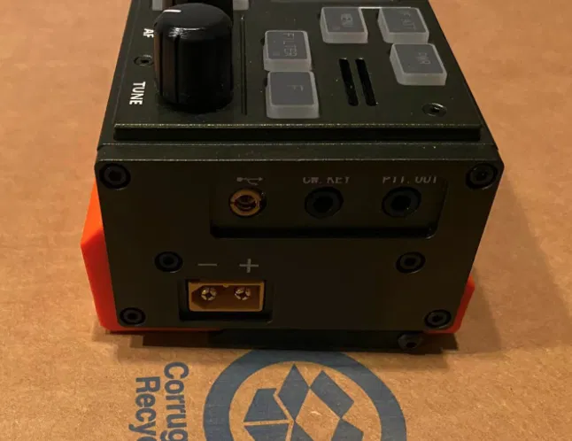 Stand gập cho FX-4CR HF Radio (FX-4CR HF Radio Folding Stand) - Image 1