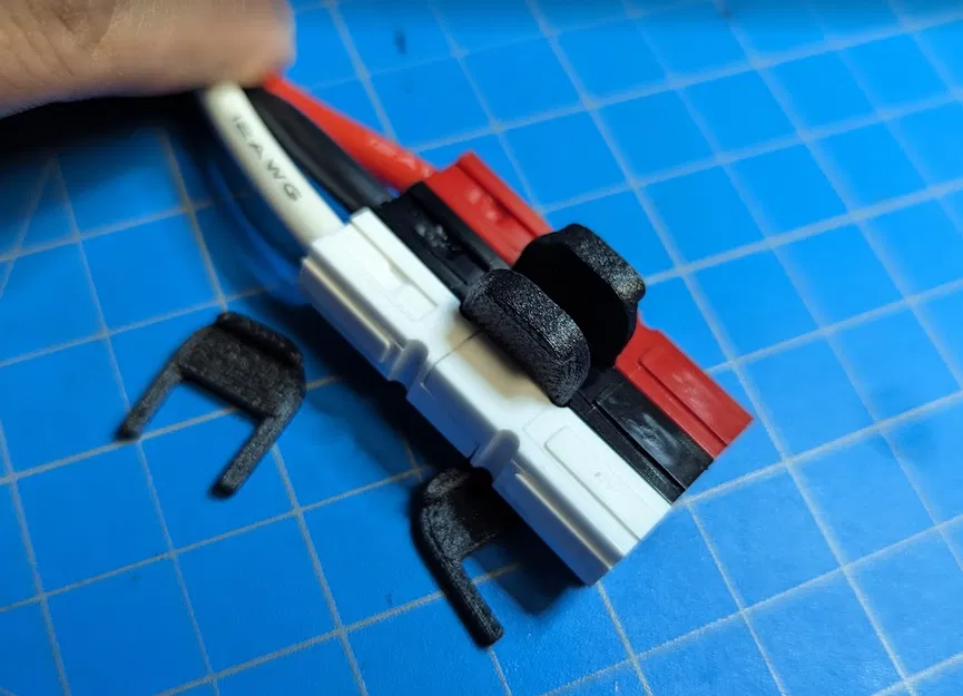 Clip giữ Anderson Powerpole (Anderson Powerpole Retention Clip) - Image 1