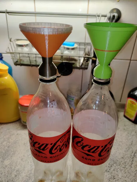 Phễu có ren (threaded funnel / trychtýř se závitem) - Image 1