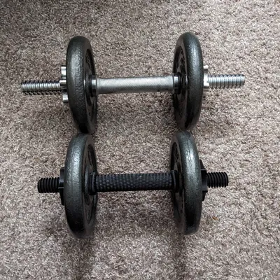 Tạ tay (Dumbbell) và ê-cu (Nut)