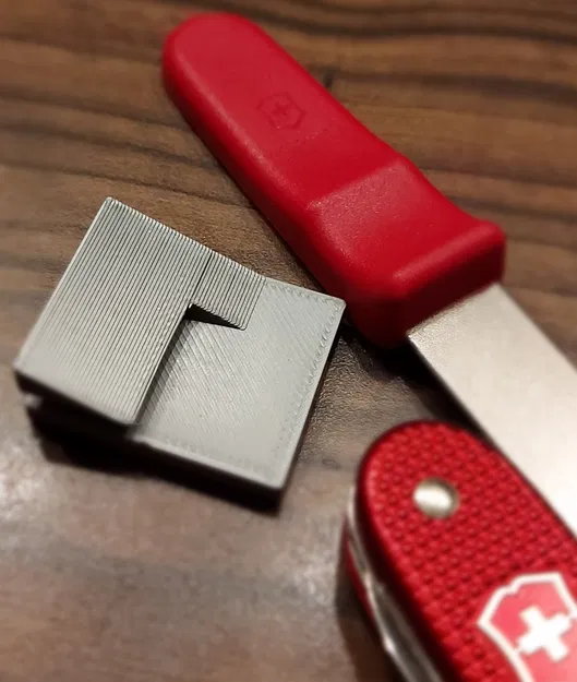 Dụng Cụ Hỗ Trợ Mài Dao Victorinox Giữ Góc 20 Độ - Image 1