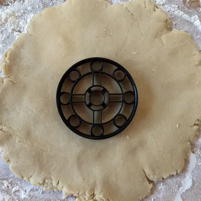 Khuôn Cắt Bánh Hình Khiên Viking Độc Đáo