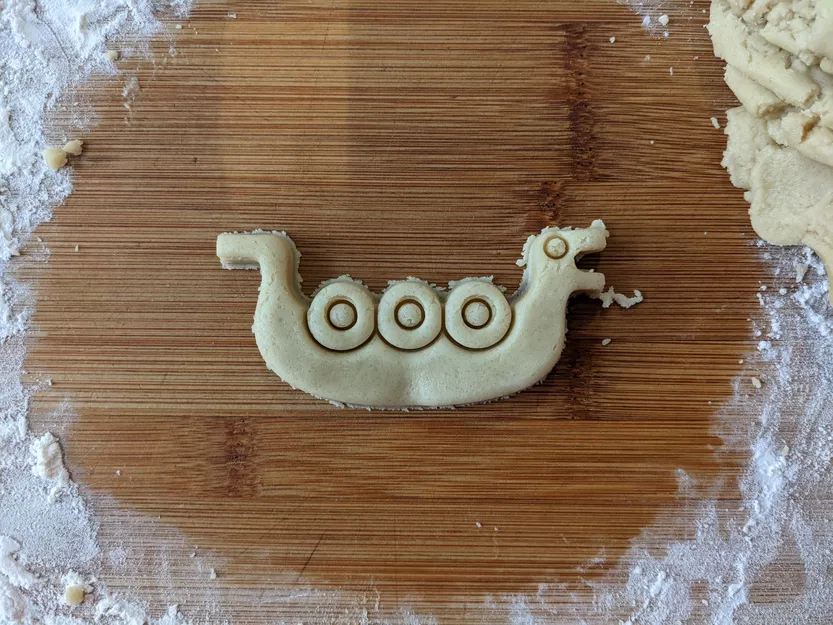 Khuôn Cắt Bánh Hình Thuyền Viking Đẹp Mắt - Image 1
