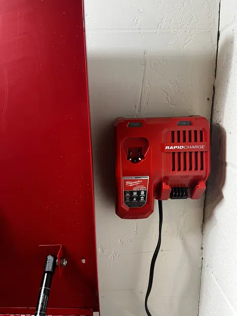 Giá Treo Tường Sạc Milwaukee M12/M18 - Image 2