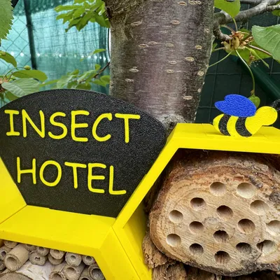 Khách sạn côn trùng dạng module (Modular Insect Hotel)