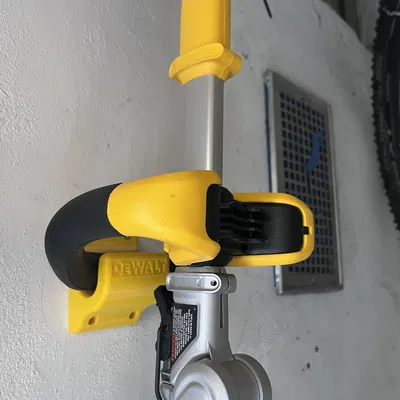 Móc treo máy cắt cỏ DeWalt DCMST561 (zavěšení strunovky)