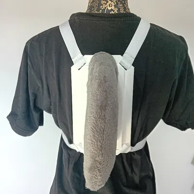 Đai/harness fursuit hoặc cosplay mặc ngoài áo