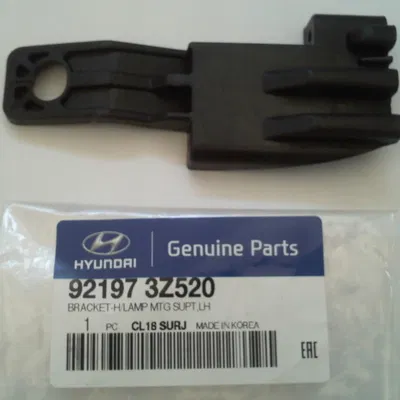 Kẹp Giữ Đèn Pha Hyundai i40 Chính Hãng 92197Z520