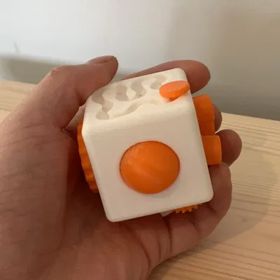 Ultimate Fidget Cube V1.3 – Khối đồ chơi fidget đa cơ chế