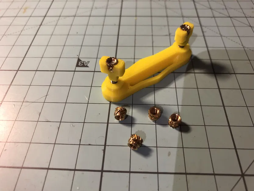 T-Nut Skadis M3 kèm threaded brass insert - Image 1