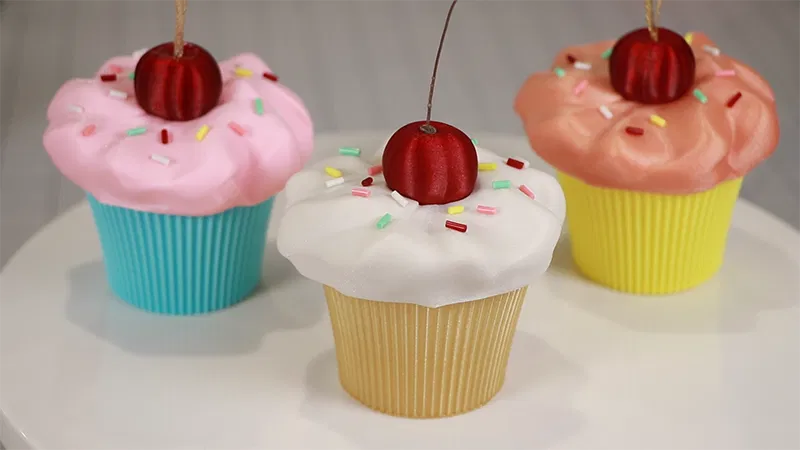 Ornament Cupcake Treo Cây Thông Noel - Image 1