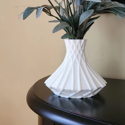 Bình Hoa Hiện Đại Cross Hatch (Không Cần Supports)