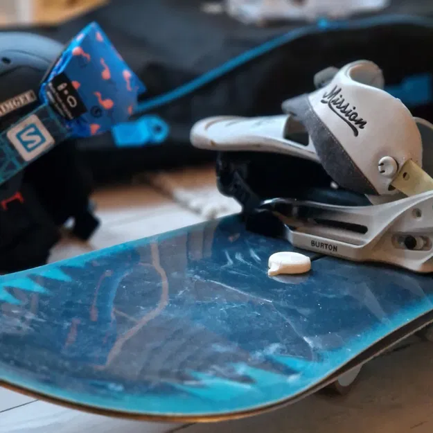 Giá đỡ AirTag cho snowboard Burton Channel - Image 2