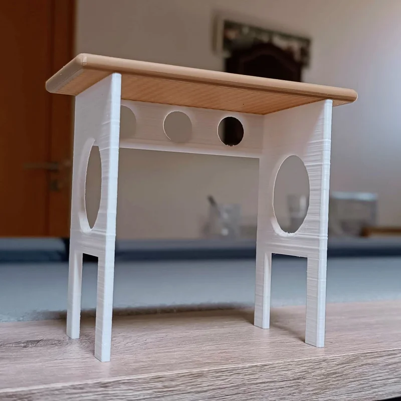 Bàn học mini cho búp bê Barbie - Mô hình in 3D