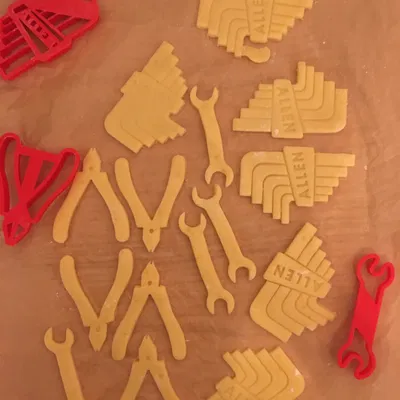 Khuôn Cắt Bánh Hình Dụng Cụ Sửa Chữa Độc Đáo