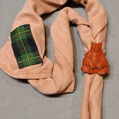 Woggle Gấu Ngồi 3D - Phụ Kiện Khăn Quàng Hướng Đạo Sinh