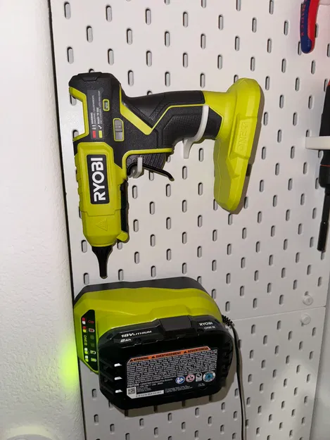 Ngàm gắn ngang IKEA Skadis cho sạc pin Ryobi One 18V - Image 1