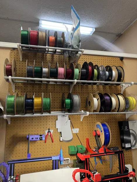 Pegboard Filament Shelf Bracket – Giá đỡ kệ filament gắn pegboard - Image 4