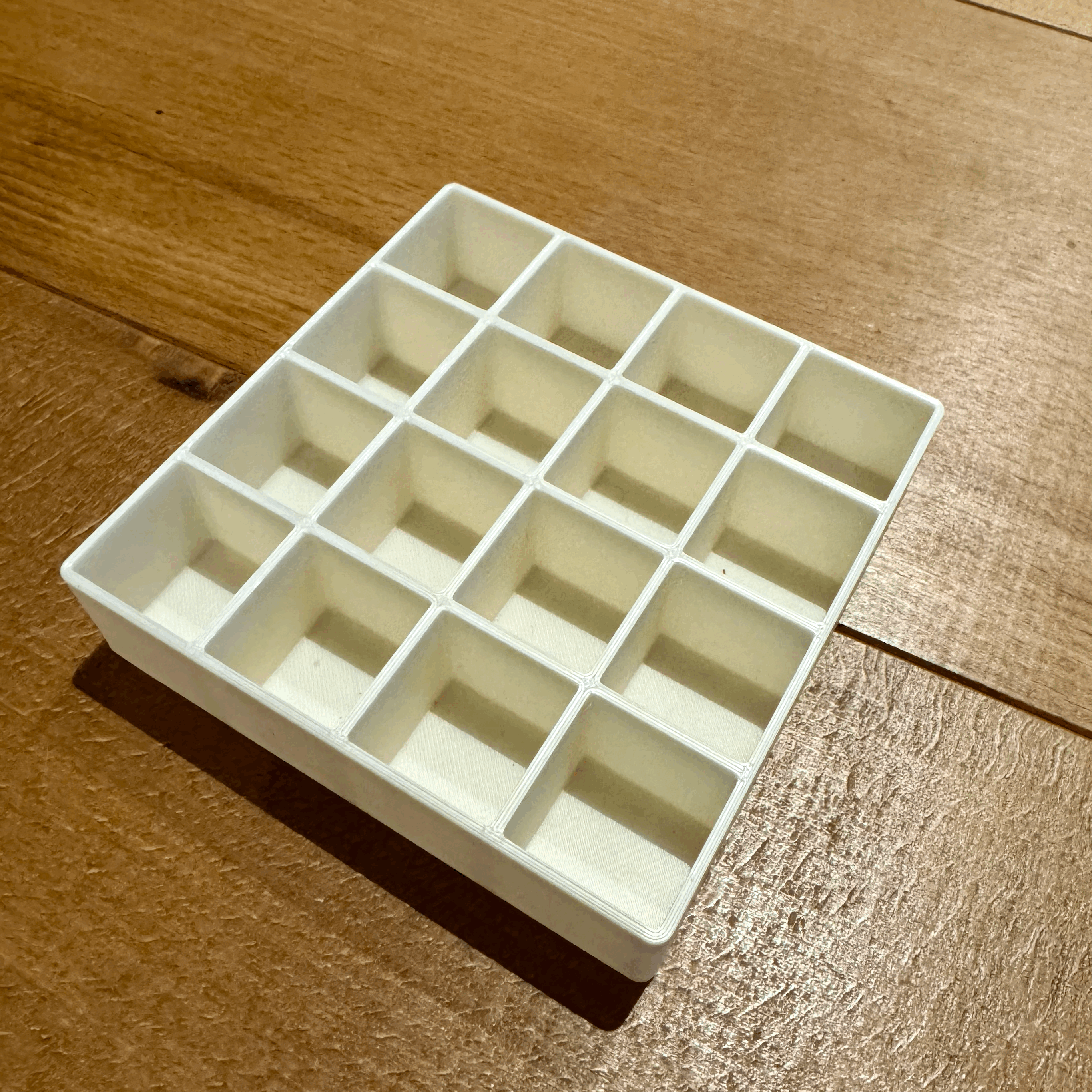 Giá đỡ sơn móng tay (nail polish holder) - Nagellack Halter - Image 1