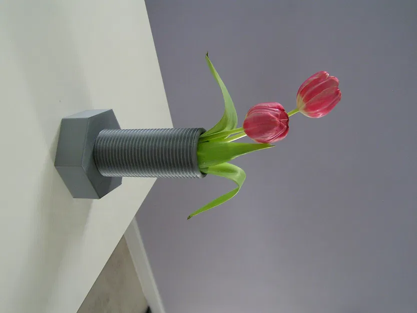 Bình Hoa Hình Vít Độc Đáo - Trang Trí Nhà Cửa Sáng Tạo - Image 1