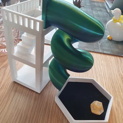 Dice Tower Slide – Máng trượt thả xúc xắc